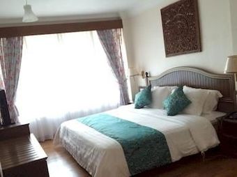 Hotel Century Pines Resort