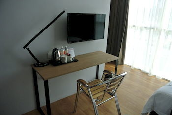 Hotel Super 8 Bayan Baru