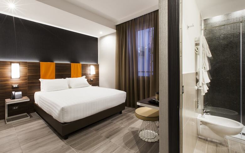 Hotel The Republic
