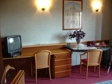 Petra Hotel & Residence