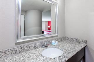 Hotel Sleep Inn & Suites Airport
