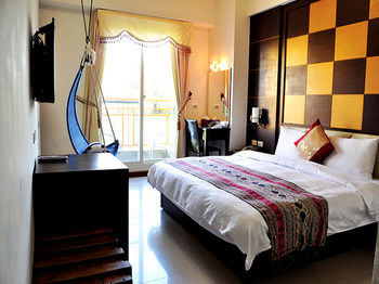 Warner Leisure Hotel