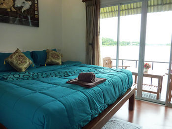 Hotel Tara Floating Raft Kanchanaburi