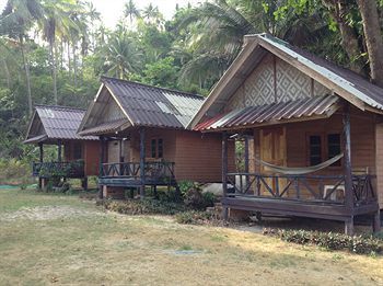 Apartamento Mai Pen Rai Bungalows