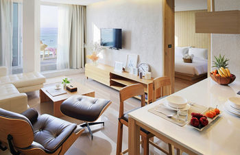 Aparthotel Balcony Seaside Serviced Apartments