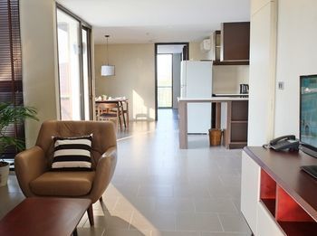 Aparthotel Balcony Courtyard Serviced Apartments