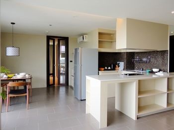 Aparthotel Balcony Courtyard Serviced Apartments