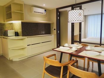 Aparthotel Balcony Courtyard Serviced Apartments