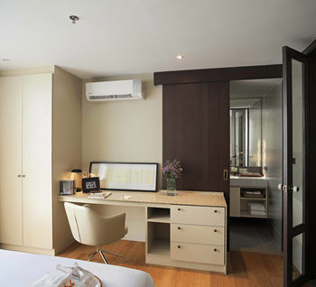 Aparthotel Balcony Courtyard Serviced Apartments