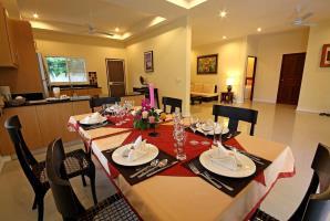 Thai Thani Pool Villa Resort