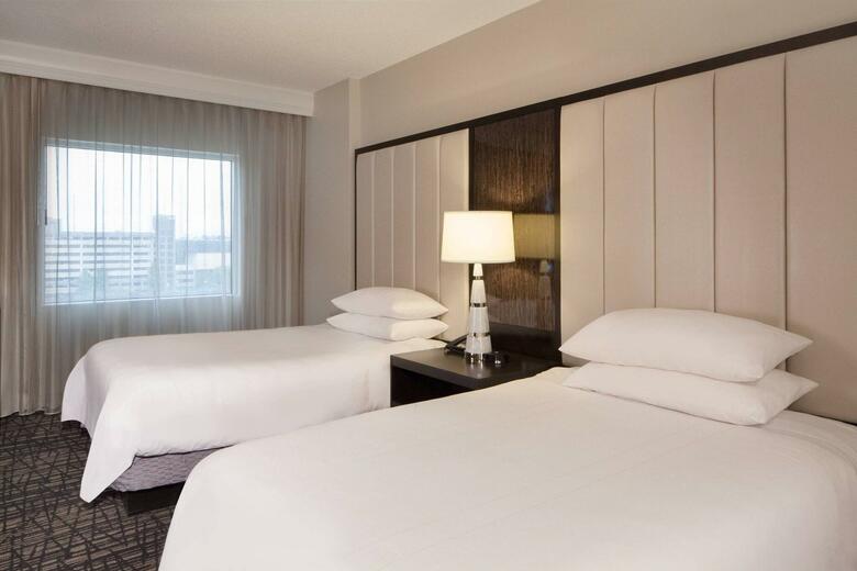Hotel Dallas Marriott Suites Market Center