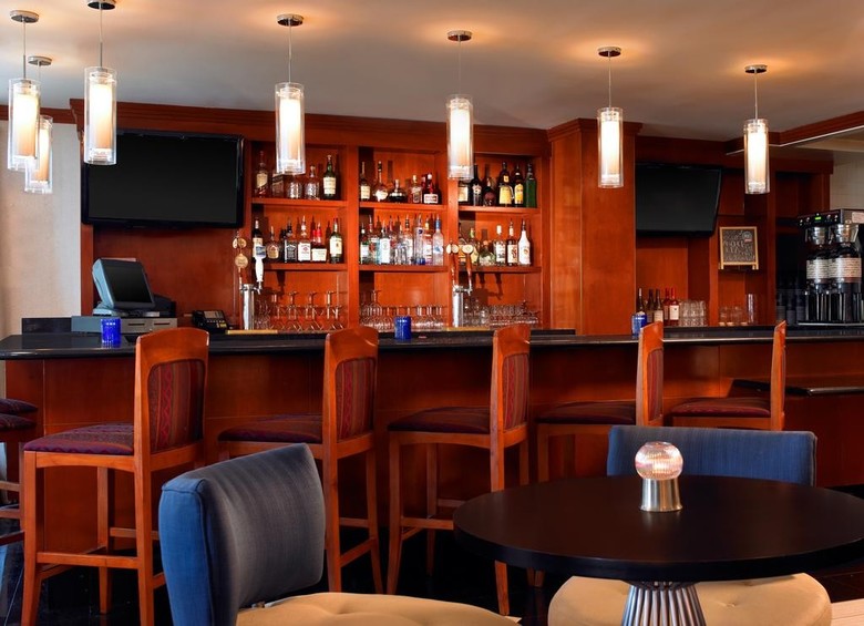 Four Points By Sheraton Hotel & Suites