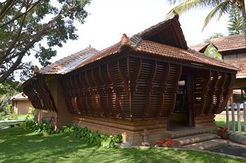 Hotel Hoysala Village Resort