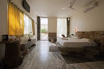 Hotel Lohagarh Fort Resort