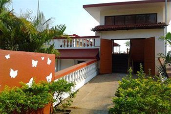 Hotel Indismart Woodbourne Resort