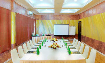 Amos Cozy Hotel & Convention Hall
