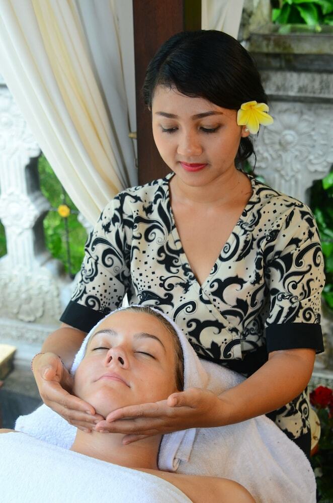 Tirta Ayu Hotel & Restaurant