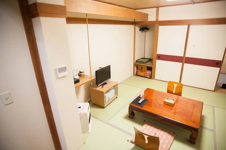 Hotel Nakamuraya Ryokan
