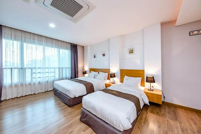 Hs Tourist Hotel