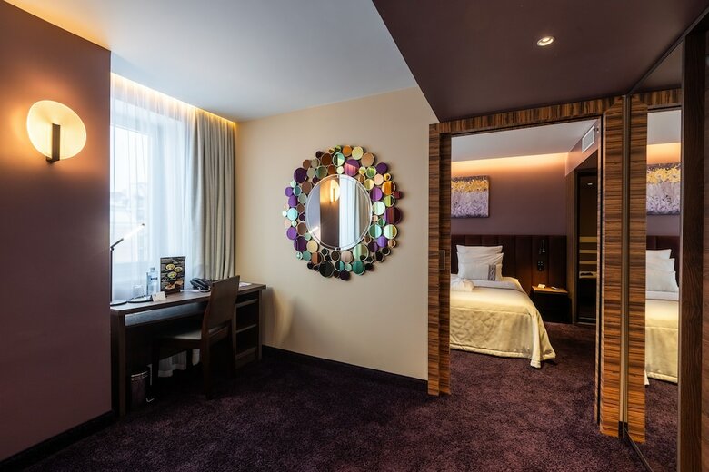 Avalon Hotel