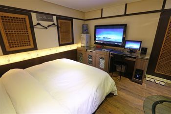 Film 37.2 Hotel