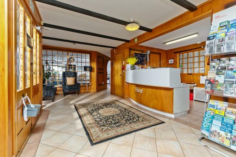Hotel Oakwood Manor
