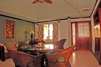 Hotel Getaways At Pueblo Real