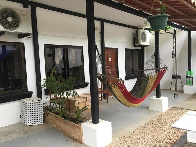 Beach Break Hotel