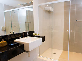 Golden Tulip Suites Dubai