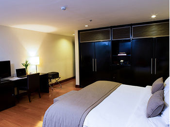 Golden Tulip Suites Dubai