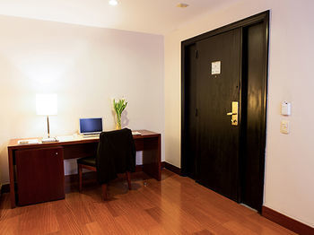 Golden Tulip Suites Dubai