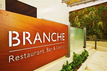 Golden Tulip Suites Dubai