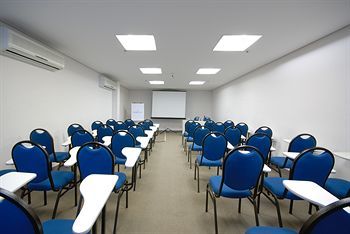 Golden Tulip Suites Dubai