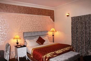Sandralia Hotel
