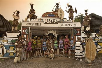 Posada Lesedi Cultural Village
