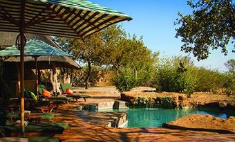 Posada Rhulani Safari Lodge