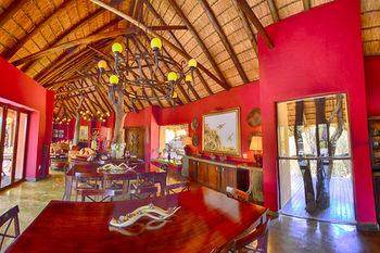 Posada Motswiri Private Safari Lodge