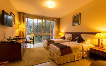 Hotel Humura Resort