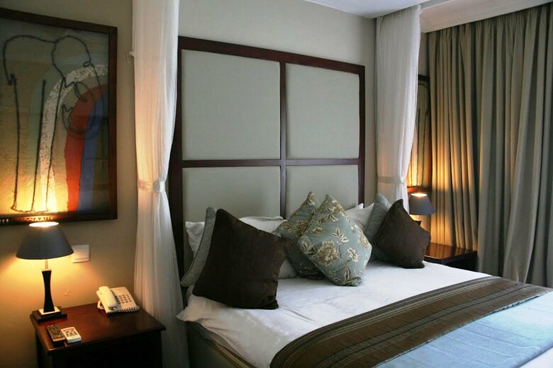 Hotel A'zambezi River Lodge