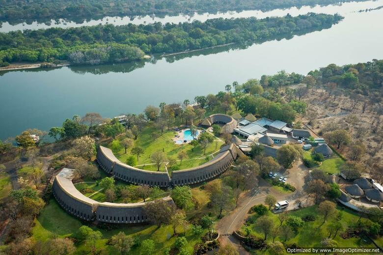 Hotel A'zambezi River Lodge