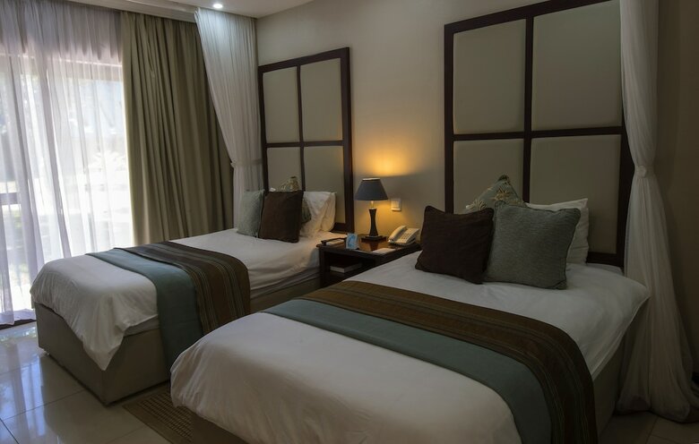 Hotel A'zambezi River Lodge