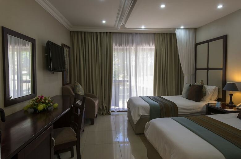 Hotel A'zambezi River Lodge