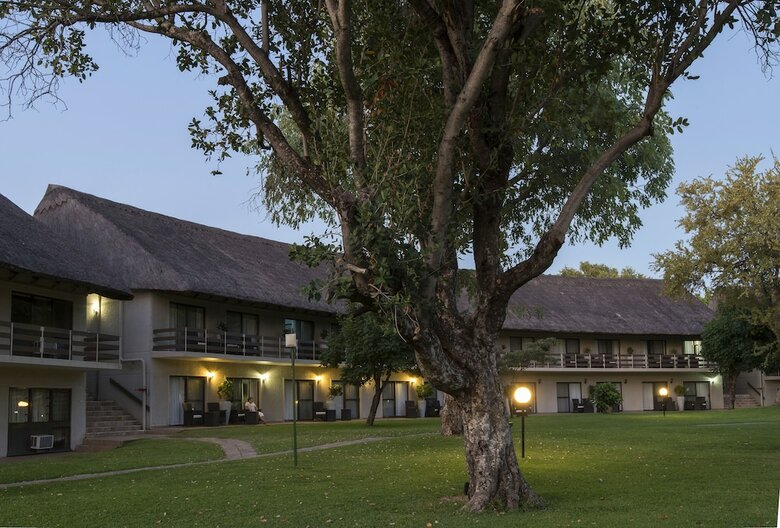 Hotel A'zambezi River Lodge