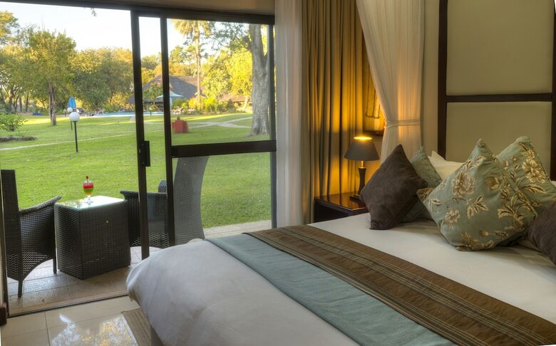Hotel A'zambezi River Lodge
