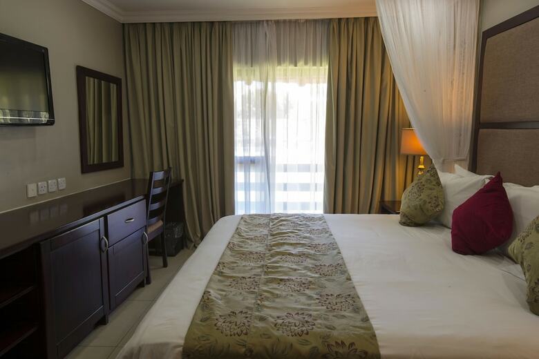 Hotel A'zambezi River Lodge