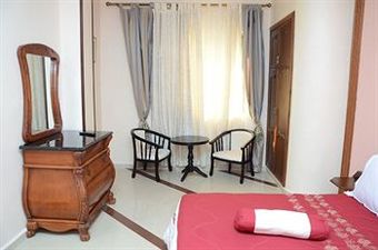 Hotel H�tel Les Ambassadeurs