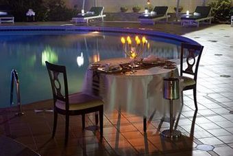 Oak Plaza East Airport Hotel