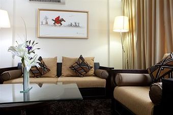 Oak Plaza East Airport Hotel
