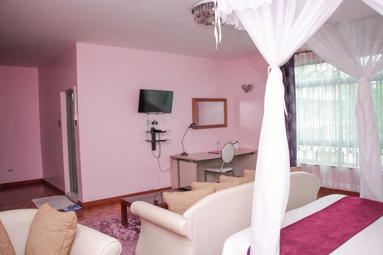 Hotel Karen Inn And Suites