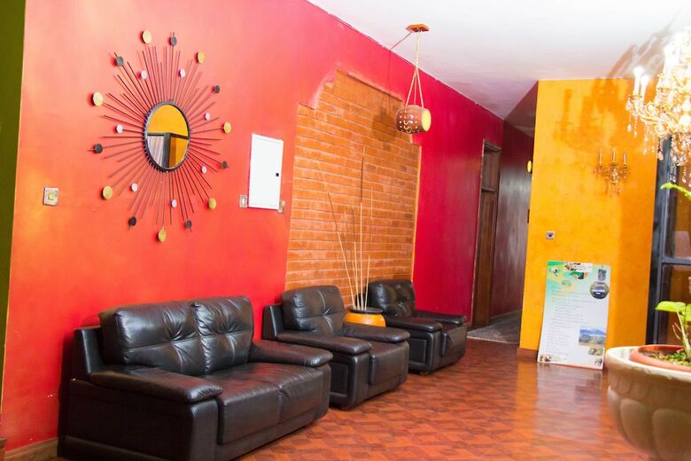 Hotel Karen Inn And Suites